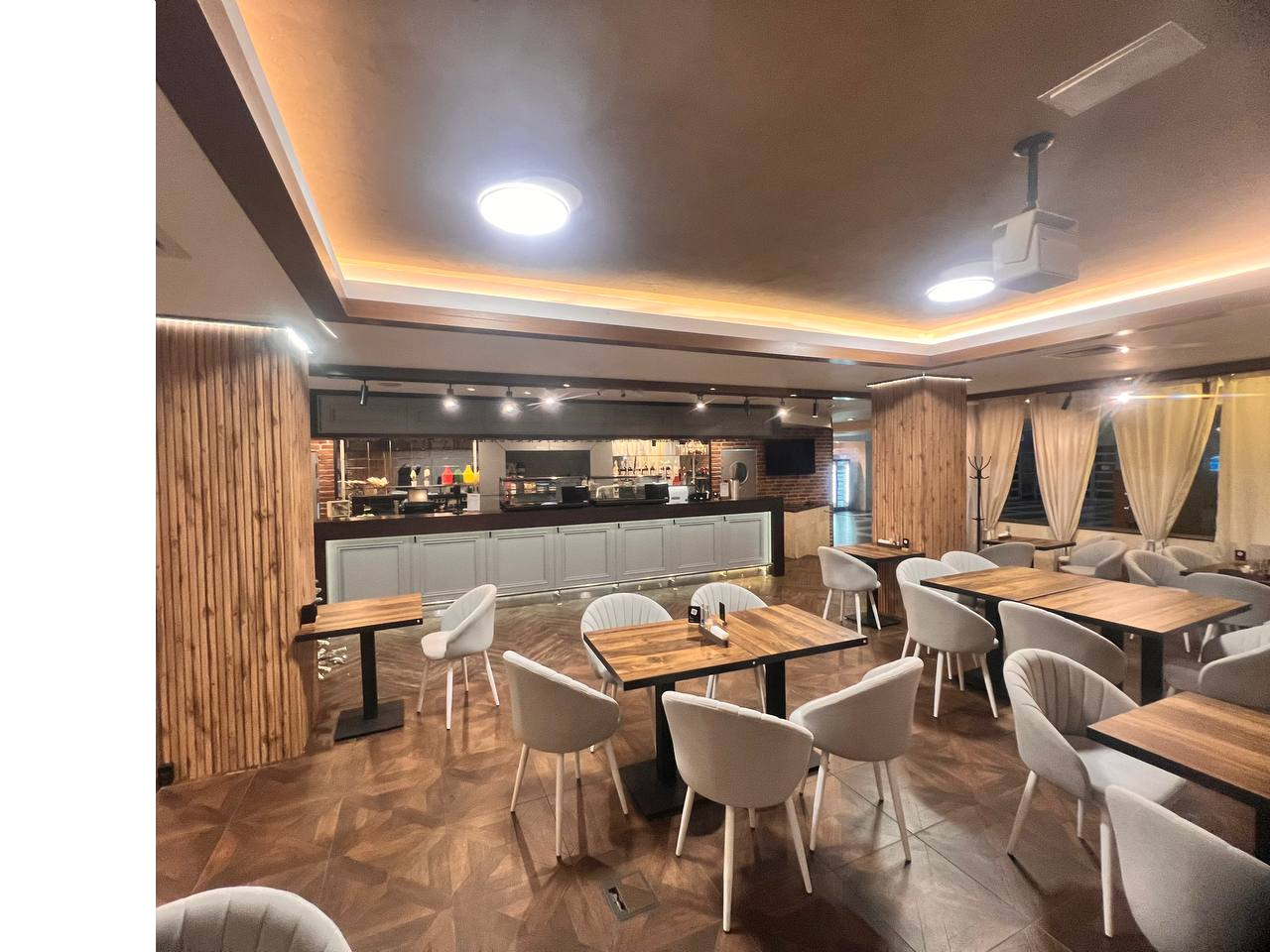 Главный зал